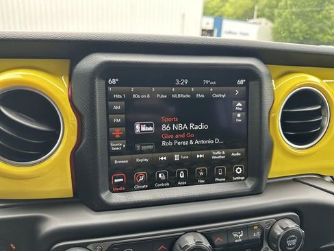 Used 2023 Jeep Gladiator Rubicon w/ LED Lighting Group AWD/4WD image 14