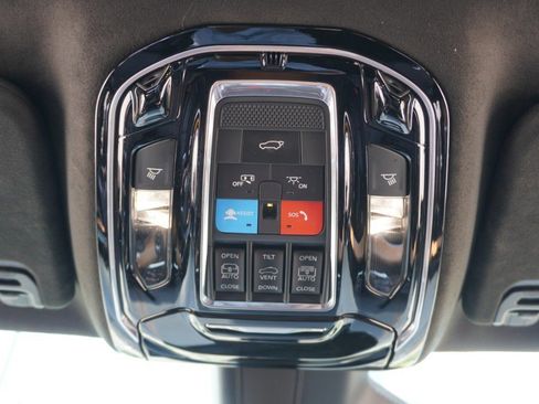 Used 2022 Jeep Grand Wagoneer Series III w/ Flexible Seating Group AWD/4WD image 29