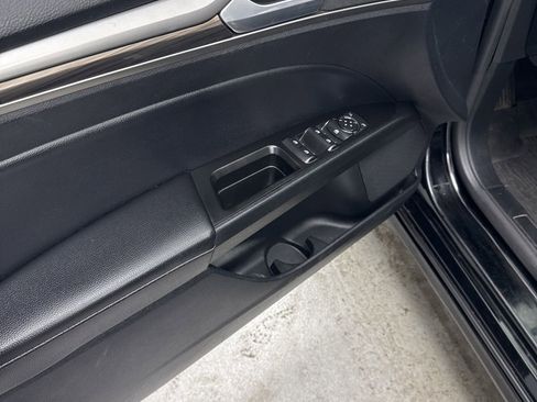 Used 2018 Ford Fusion SE w/ Fusion SE Technology Package image 13