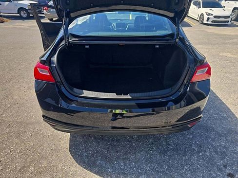 Used 2025 Chevrolet Malibu LT image 8