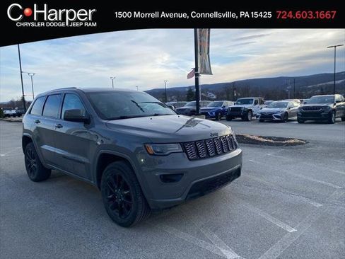 Certified 2022 Jeep Grand Cherokee Laredo X image 1