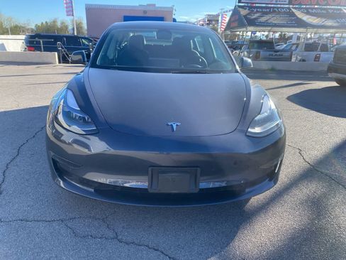Used 2022 Tesla Model 3 image 2