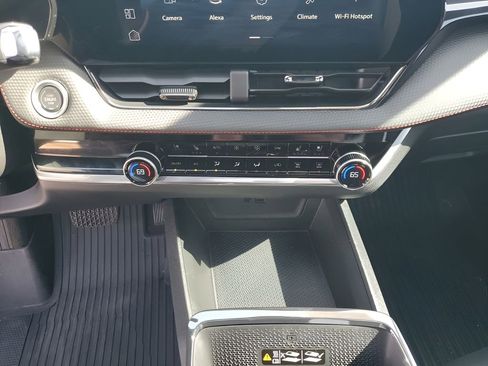 Used 2025 Chevrolet Equinox RS w/ Safety and Technology Package image 39