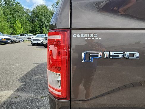 Used 2017 Ford F150 XLT w/ Equipment Group 302A Luxury AWD/4WD image 10