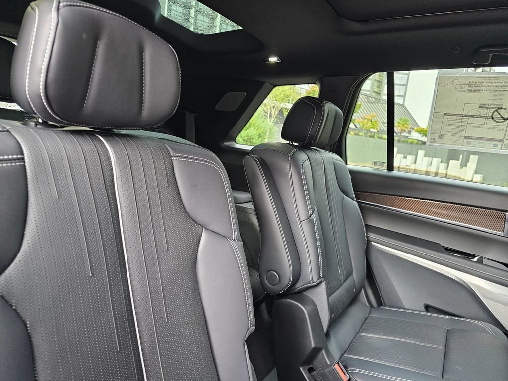 New 2027 Cadillac Vistiq Luxury AWD/4WD image 13