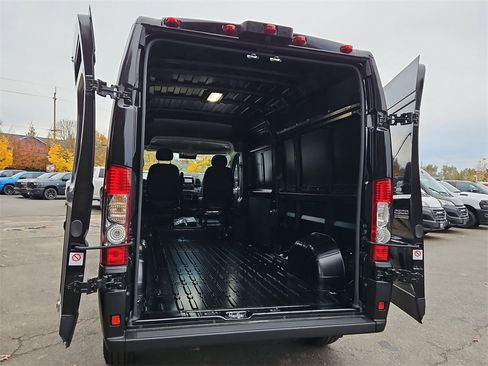 New 2026 RAM ProMaster 2500 w/ Convenience Group image 10