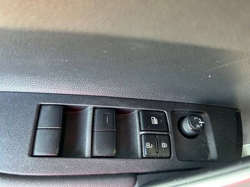Certified 2023 Toyota Corolla Cross XLE w/ Convenience Package FWD image 18