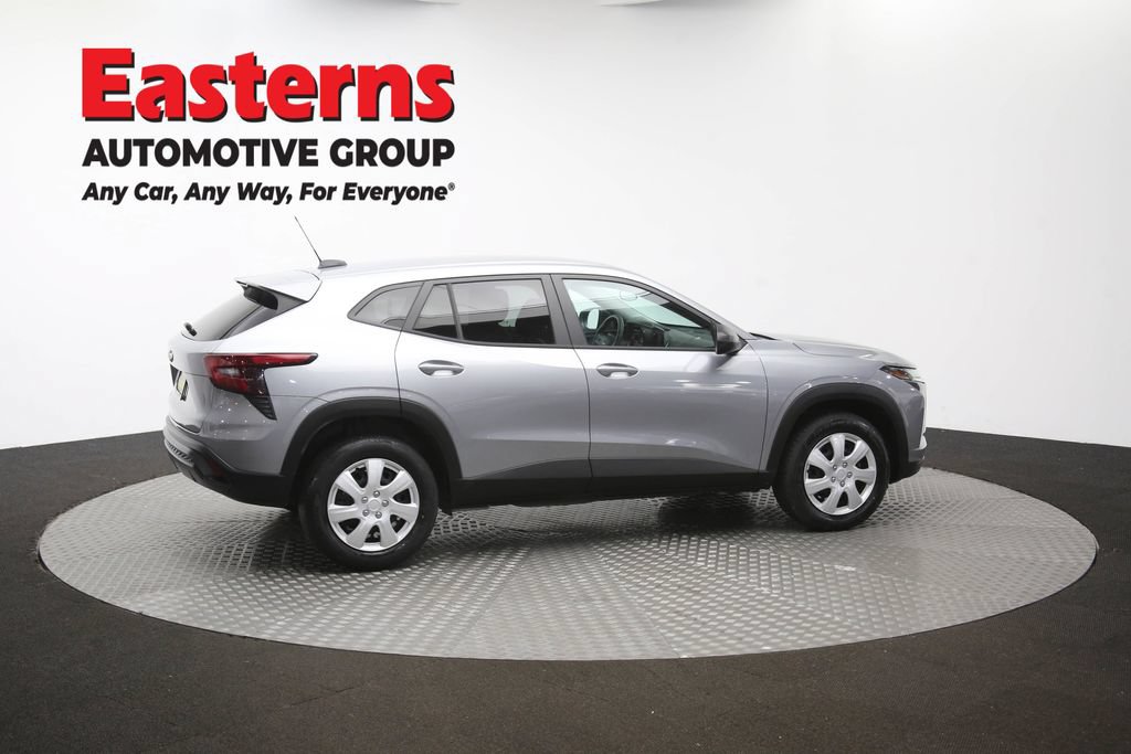 Used 2024 Chevrolet Trax LS FWD image 43