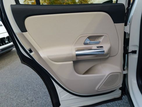 Used 2022 Mercedes-Benz GLA 250 4MATIC image 23