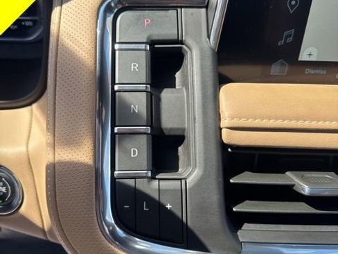 Used 2024 Chevrolet Tahoe Premier w/ Premium Package 2 AWD/4WD image 20