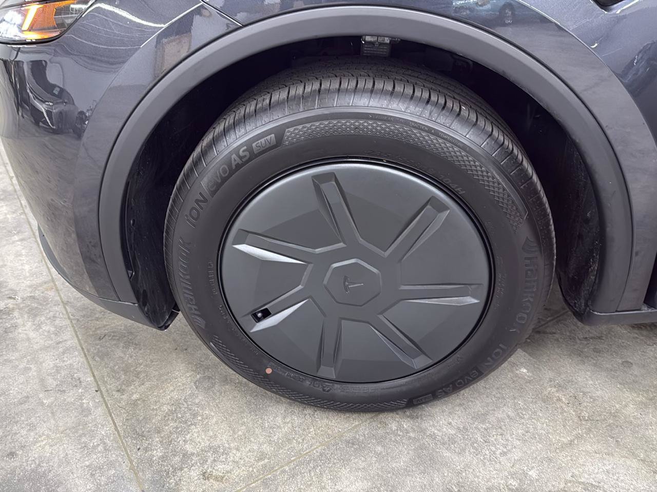 Used 2026 Tesla Model Y 2WD image 27