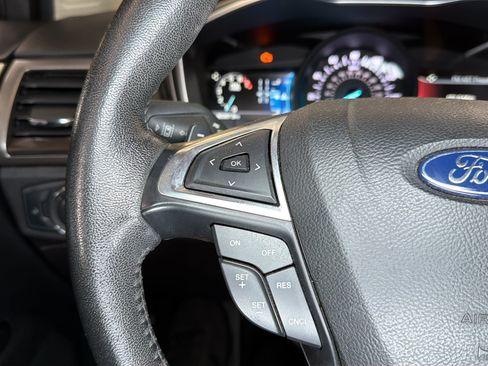 Used 2019 Ford Fusion SEL FWD image 27