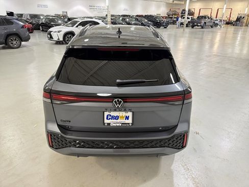 New 2026 Volkswagen Tiguan SE R-Line AWD/4WD image 8