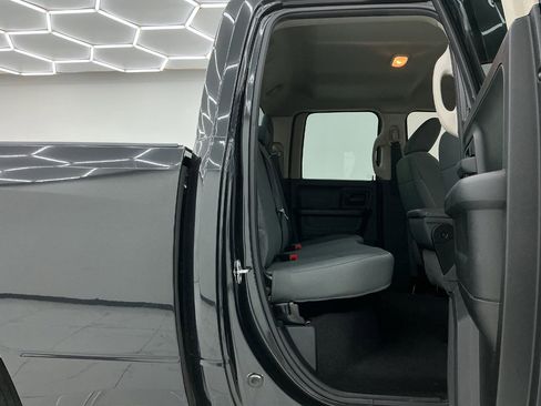 Used 2018 RAM 1500 Express AWD/4WD image 25