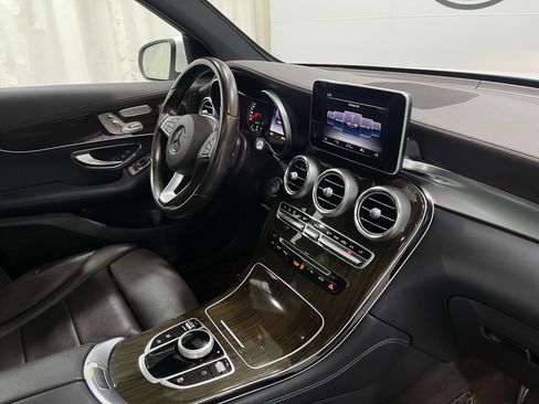 Used 2017 Mercedes-Benz GLC 300 4MATIC image 20