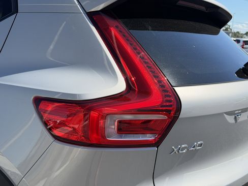 Certified 2024 Volvo XC40 B5 Plus w/ Protection Package Premier image 9