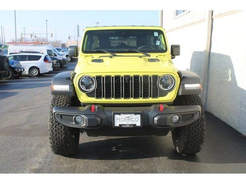 Used 2024 Jeep Wrangler Unlimited Rubicon w/ XTREMEE 35" Tire Package image 11