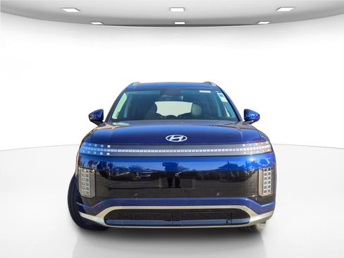 New 2026 Hyundai Ioniq 9 Calligraphy image 2
