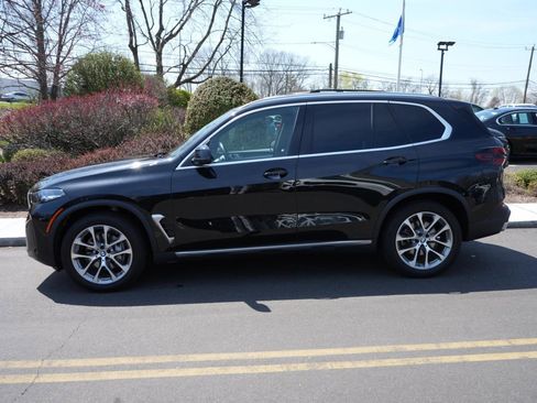 Used 2024 BMW X5 xDrive40i w/ Parking Assistance Package AWD/4WD image 15