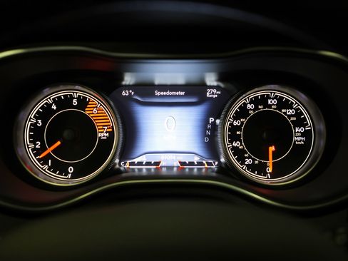 Used 2019 Jeep Cherokee Limited w/ Luxury Group image 4