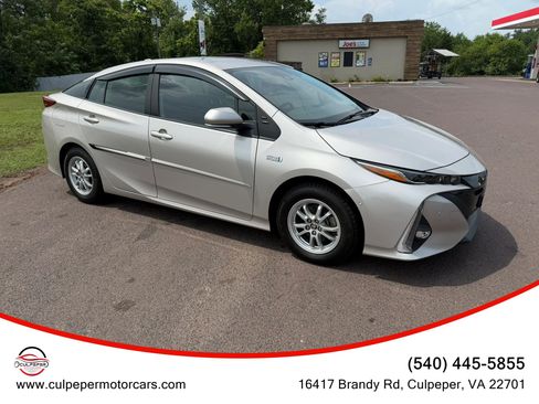 Used 2022 Toyota Prius Prime Limited FWD image 6