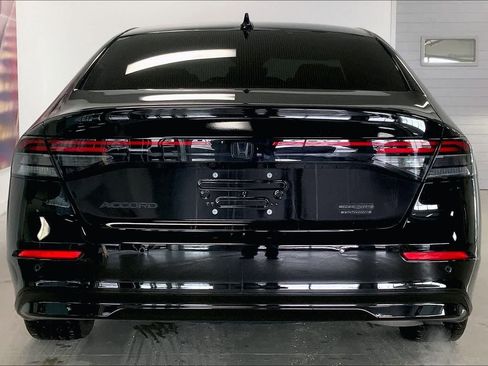 Used 2023 Honda Accord Touring image 5
