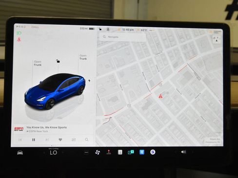 Used 2022 Tesla Model 3 Long Range AWD/4WD image 24