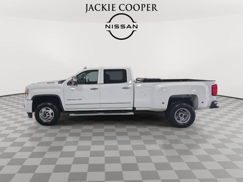 Used 2019 GMC Sierra 3500 Denali w/ Duramax Plus Package image 8