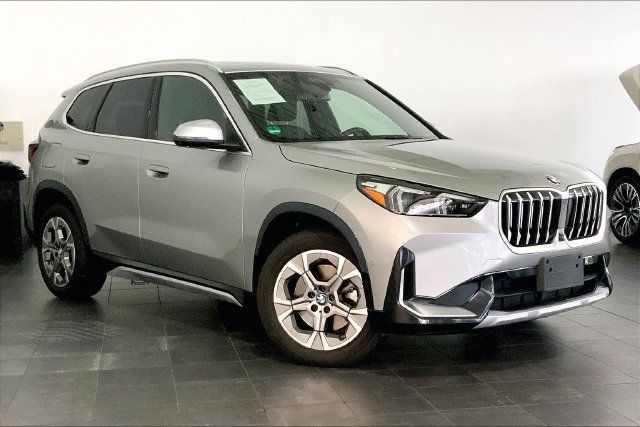 Used 2023 BMW X1 xDrive28i AWD/4WD image 2
