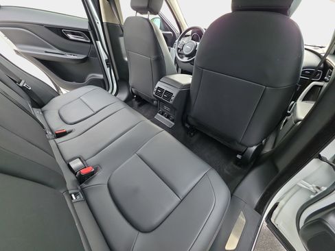 Used 2019 Jaguar F-PACE Premium AWD/4WD image 11