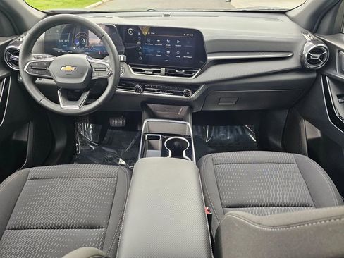 Used 2025 Chevrolet Equinox LT AWD/4WD image 17