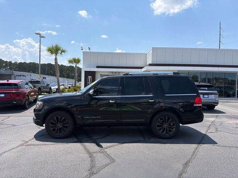 Used 2015 Lincoln Navigator 2WD image 2