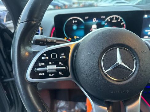 Used 2022 Mercedes-Benz GLB 250 4MATIC image 41