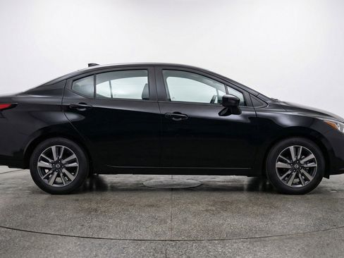 Used 2025 Nissan Versa SV FWD image 11