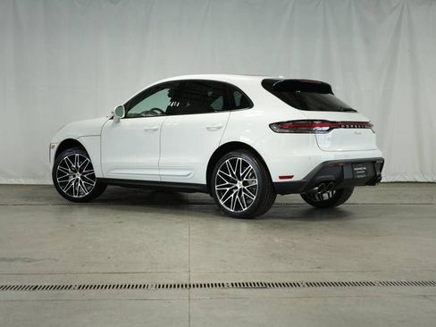 Certified 2025 Porsche Macan AWD/4WD image 3