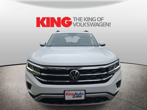 Certified 2023 Volkswagen Atlas SE w/ Black Wheel Package image 2