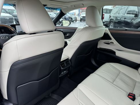 Used 2025 Lexus ES 350 Ultra Luxury image 35