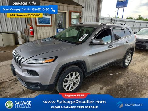 Used 2016 Jeep Cherokee Latitude w/ Cold Weather Group AWD/4WD image 1
