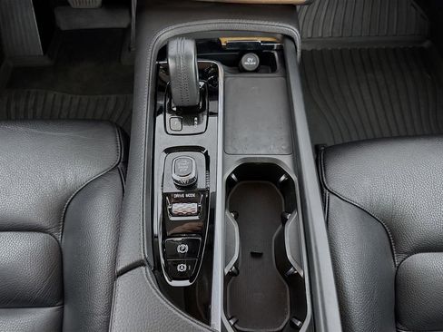 Used 2021 Volvo XC90 T8 Inscription Expression w/ Advanced Package image 36