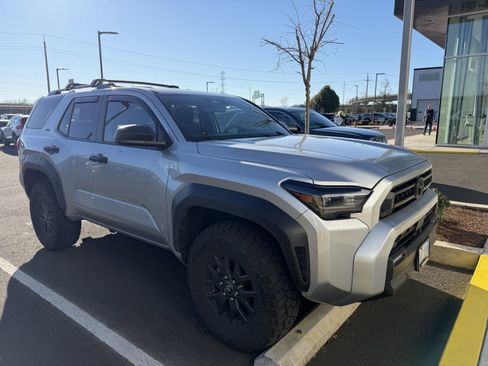 Used 2025 Toyota 4Runner SR5 image 5