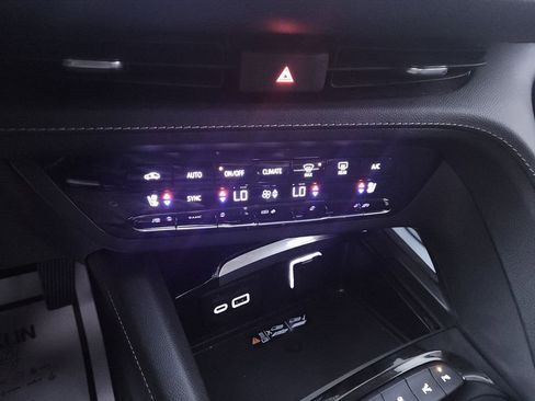 Used 2023 Buick Envision Avenir AWD/4WD image 18