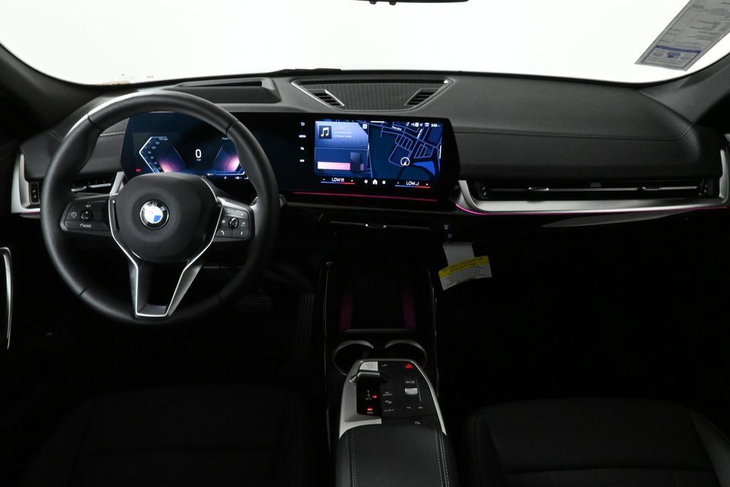 Used 2025 BMW X2 xDrive28i w/ Technology Package AWD/4WD image 17