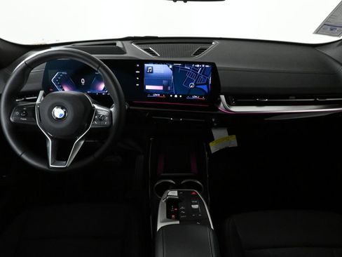 Certified 2025 BMW X2 xDrive28i w/ Technology Package image 17