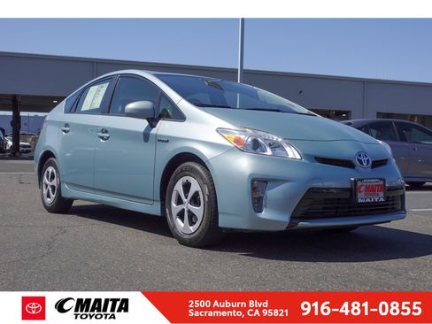 Used 2015 Toyota Prius Two FWD image 1