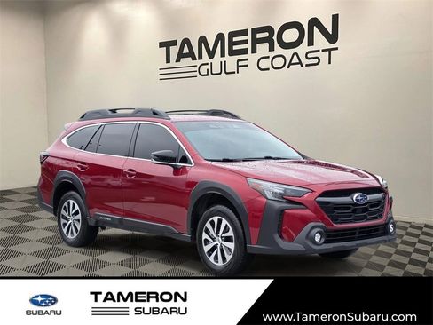 Used 2025 Subaru Outback Premium image 1