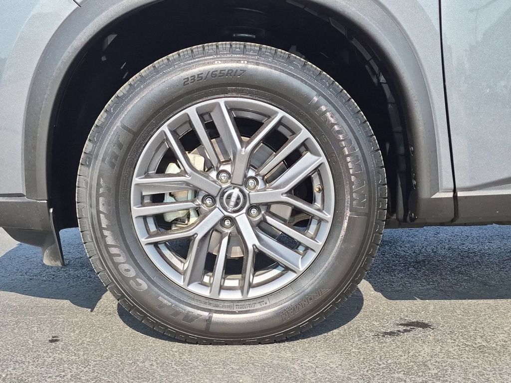 Used 2024 Nissan Rogue S AWD/4WD image 11