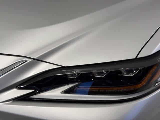 Used 2020 Lexus ES 350 Ultra Luxury w/ Accessory Package FWD image 12