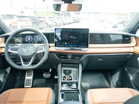 New 2026 Volkswagen Tiguan SEL R-Line AWD/4WD image 32