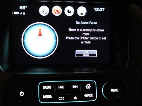 Used 2018 Chevrolet Suburban LT image 3