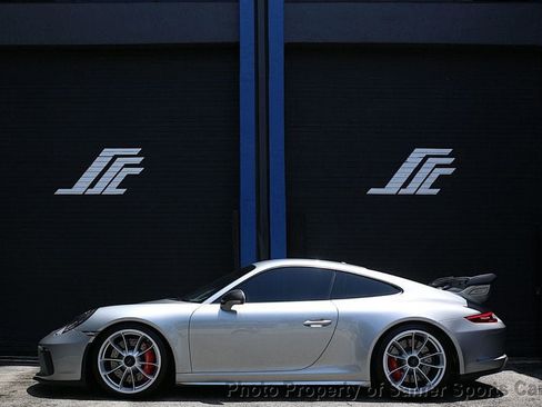 Used 2018 Porsche 911 GT3 w/ Sport Chrono Package RWD image 2